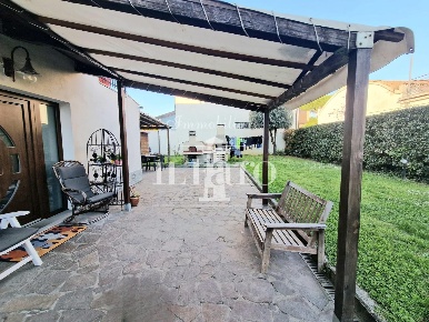 Foto Appartamento a Campi Bisenzio Centro di 80 m² con 3 locali in vendita