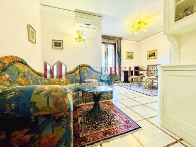 Foto Appartamento a Forte dei Marmi Centro di 75 m² con 3 locali in affitto