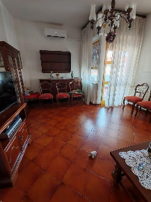 Foto Appartamento a Carrara Marina di Carrara di 130 m² con 7 locali