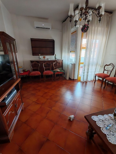 appartamento in vendita a Carrara in zona Marina di Carrara