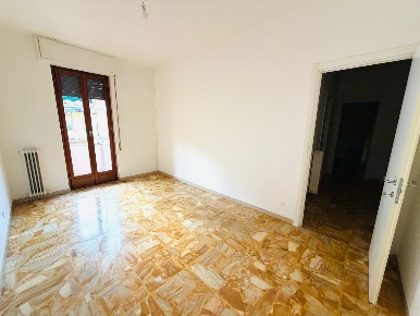 Foto Appartamento a Massa Centro di 80 m² con 4 locali in vendita