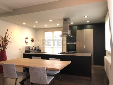 Foto Appartamento in Via Copernico 6, Bassano del Grappa Centro di 110 m²