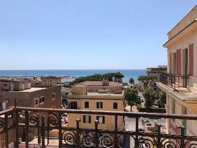 Foto Appartamento in VIA VOLTURNO 5, Nettuno Centro di 100 m² con 5 locali