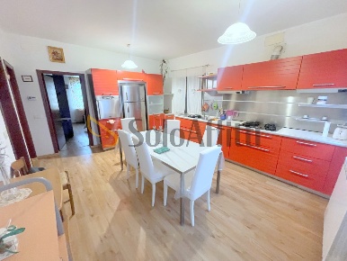 Foto Appartamento a Osimo Centro di 72 m² con 5 locali in affitto