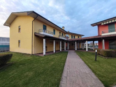 Foto Appartamento in Via Sant'Ubaldo 10, Sarego Meledo di 107 m² in vendita