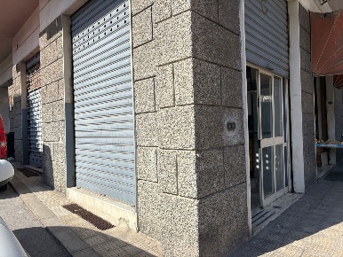 Foto Negozio in Via Pietro Castelli 64, Messina Gravitelli di 35 m²