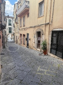 Foto Appartamento in Via Cavour 42, Venafro Centro di 82 m² con 2 locali