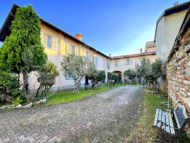 Foto Appartamento a Cuggiono Centro di 85 m² con 3 locali in vendita