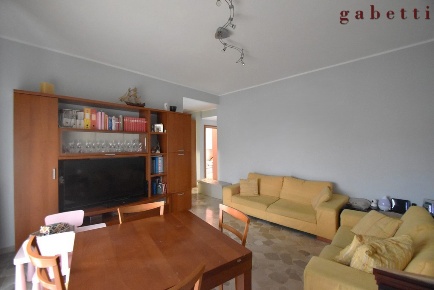 Foto Appartamento in Via Mazenta 41, Magenta Centro di 93 m² con 3 locali