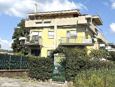 Foto Appartamento in Via E. BADINI 6, Cerveteri Centro di 92 m² in vendita