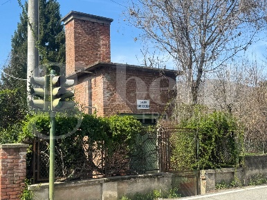 Foto Magazzino in Via Stradale San Secondo 10, Pinerolo di 16 m² in vendita