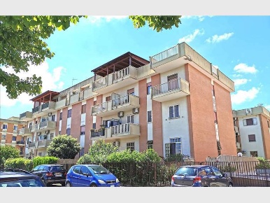 Foto Box in Via de Miro D'Ajeta 11, Foggia Rione Martucci - Diaz di 55 m²