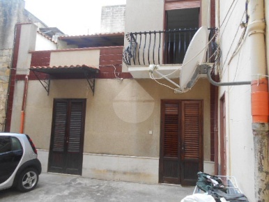 Foto Casa indipendente in Via Filippo Cordova, Castelvetrano Centro