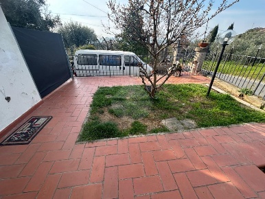 Foto Appartamento in via montalese, Pistoia di 160 m² con 5 locali