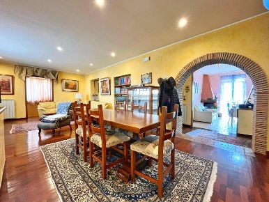 Foto Appartamento in tartarola, Montefiascone di 120 m² con 10 locali