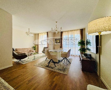 Foto Appartamento a Fano di 200 m² con 5 locali in vendita