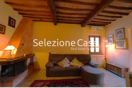 Foto Appartamento a San Miniato Centro Storico di 246 m² con 10 locali