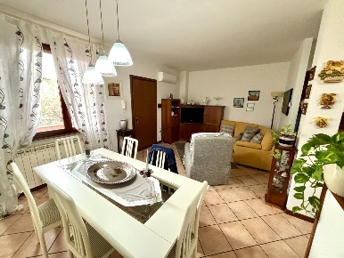 Foto Villa a schiera a Calcinaia Fornacette di 95 m² con 4 locali