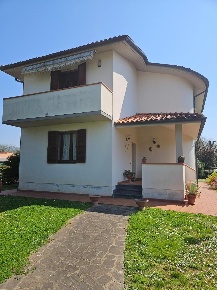 Foto Villa unifamiliare a Pisa Riglione - Oratoio di 150 m² con 5 locali