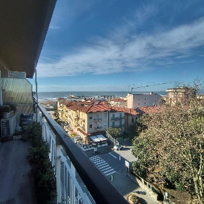 Foto Attico a Camaiore Lido di Camaiore di 100 m² con 6 locali in vendita