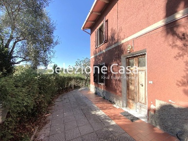 Foto Casa indipendente a Montopoli in Val d'Arno Montopoli di 198 m²