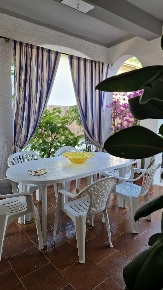 Foto Villa bifamiliare a Pietrasanta di 80 m² con 5 locali in affitto