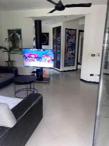 Foto Villa unifamiliare a Viareggio Centro di 187 m² con 8 locali