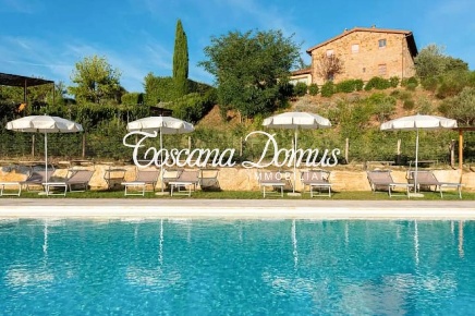 Foto Rustico a Castelnuovo Berardenga Centro di 152 m² con 6 locali