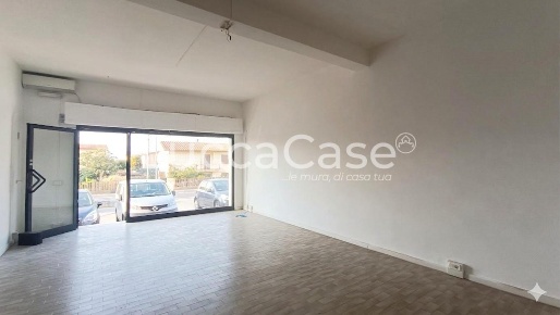 Foto Locale commerciale a Capannori Segromigno - San Colombano di 60 m²