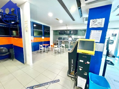 Foto Negozio a Cesenatico Cesenatico Levante di 75 m² con 1 locali