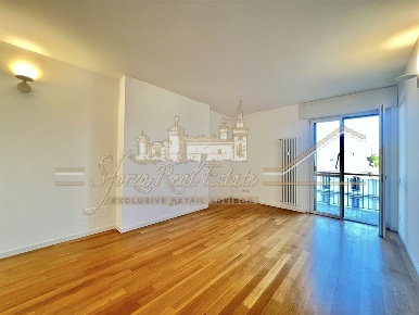 Foto Appartamento in Via Eustachi, Milano Morgagni di 100 m² con 3 locali