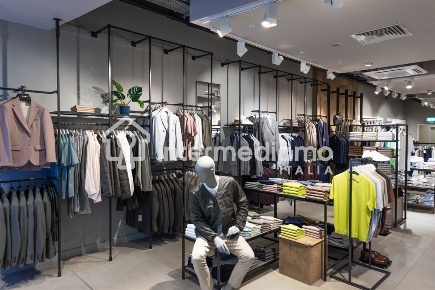 Foto Negozio a Arco di 150 m² con 1 locali in vendita