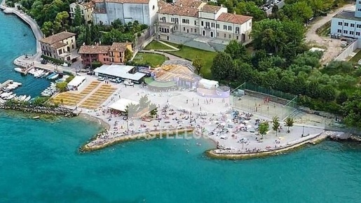 Foto Appartamento in VIA GIULIO CESARE, Desenzano del Garda Rivoltella