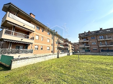 Foto Appartamento in Via Piave, Lodi Vecchio Centro di 130 m² con 4 locali