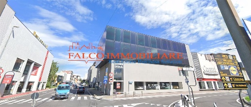 Foto Ufficio in Via Carducci, Lissone Stazione di 550 m² con 7 locali