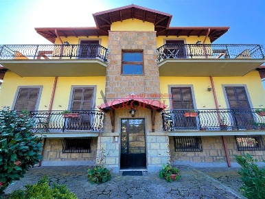 Foto Appartamento in via degli oleandri, Anguillara Sabazia Centro di 70 m²