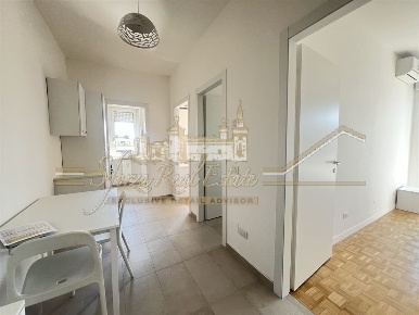 Foto Appartamento in Via Maffei, Milano Montenero di 54 m² con 3 locali