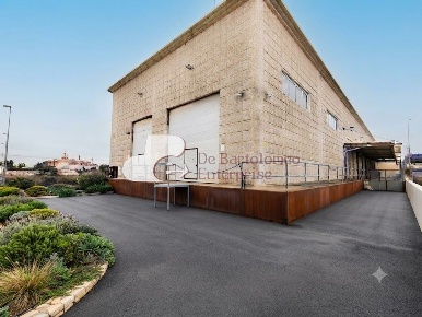 Foto Capannone industriale in Via Peppino Impastato, Locorotondo di 4519 m²