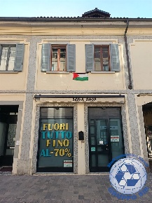 Foto Negozio in via Confalonieri, Villasanta di 55 m² con 1 locali