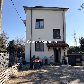 Foto Case semi ndipendenti in Via Olona, Gallarate Sciarè di 114 m²