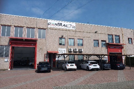 Foto Capannone industriale in via Ferdinando Santi 1/1, Nichelino di 950 m²