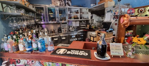 Foto Bar a Legnano di 100 m² con 2 locali in vendita