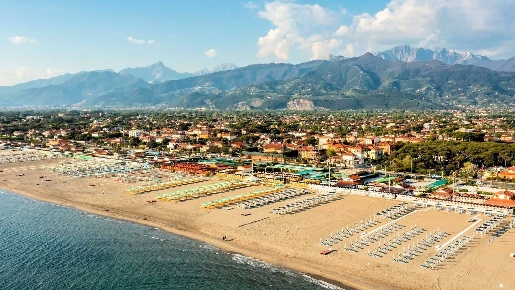 Foto Villa unifamiliare in Via Giovanni Amendola, Forte dei Marmi Caranna