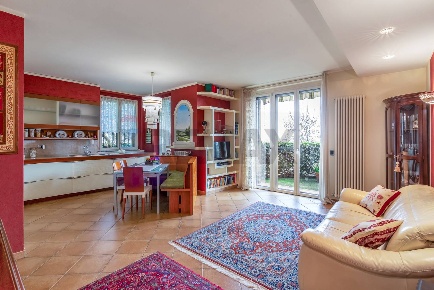 Foto Appartamento in via lago del garda 17, Mulazzano Centro di 130 m²