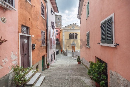 Foto Appartamento in Via Vasco Venturelli 25, Carrara di 43 m² con 1 locali