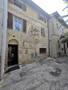 Foto Appartamento in Via Medoro Savini, San Ginesio Centro di 123 m²