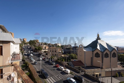 Foto Appartamento in Via Battista Grassi 5, Catania di 170 m² con 6 locali