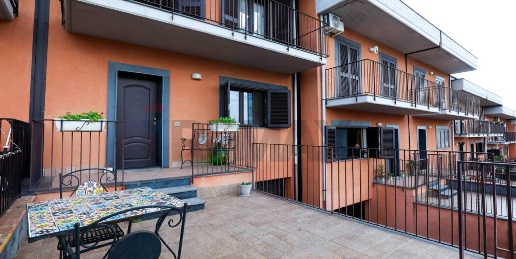 Foto Villa a schiera in via Nino Martoglio 18, Valverde di 180 m²