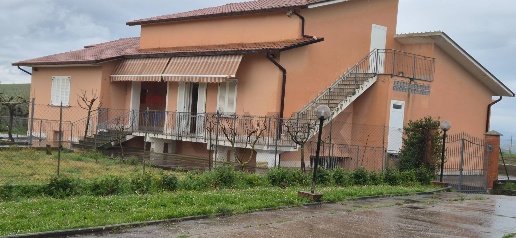 Foto Villa unifamiliare a Montecalvo Irpino di 400 m² con 7 locali