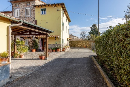 Foto Casa indipendente a Capannori di 135 m² con 5 locali in vendita